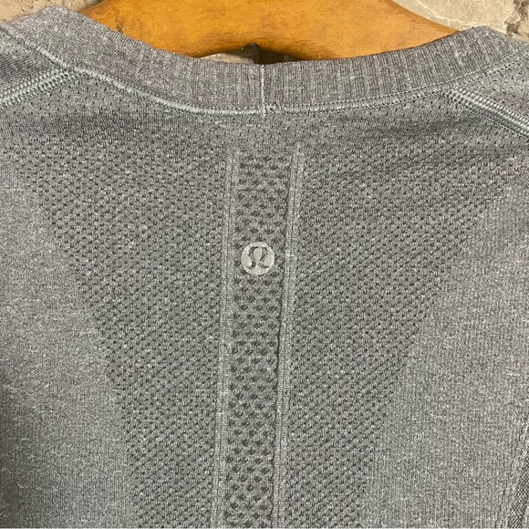Lululemon Swiftly Tech Short-Sleeve Shirt Hip length Women’s Sz 8 Heather Gray - Picture 4 of 8